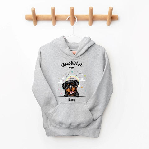 Beschützt von - Personalisierter Kinder Hoodie - Hund & Katze - farbig