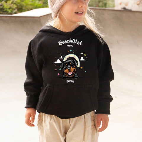 Beschützt von - Personalisierter Kinder Hoodie - Hund & Katze - farbig