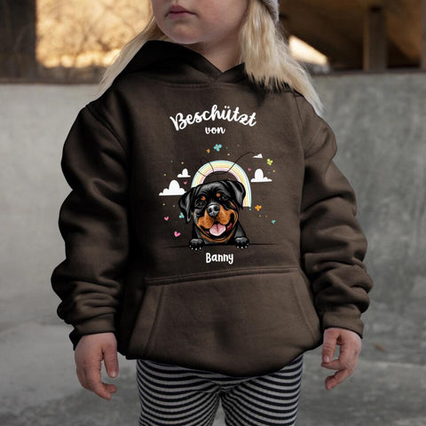 Beschützt von - Personalisierter Kinder Hoodie - Hund & Katze - farbig