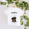 Beschützt von - Personalisiertes Baby T-Shirt - Hund & Katze