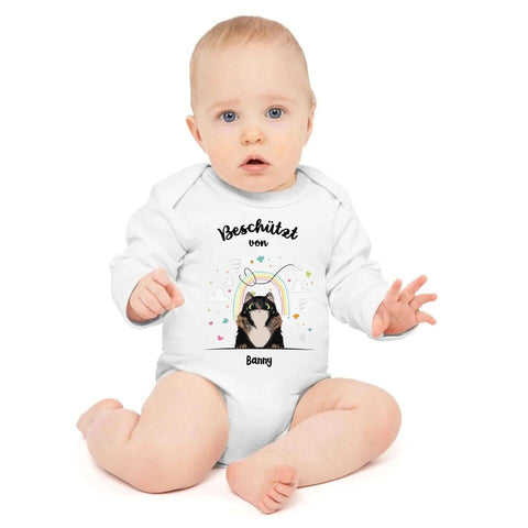 Beschützt von - Personalisierter Baby Body Katze