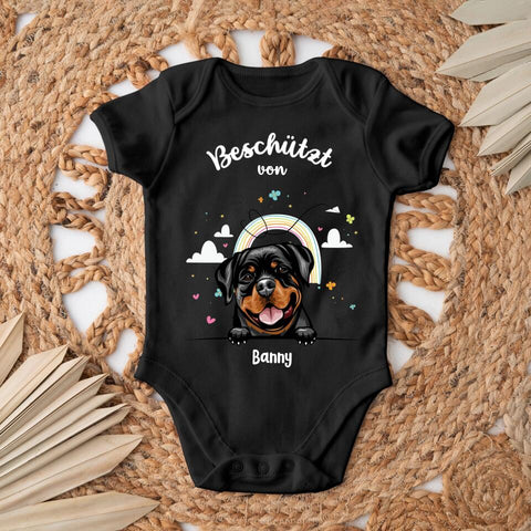 Beschützt von - Personalisierter Baby Body - Kurz - Hund & Katze
